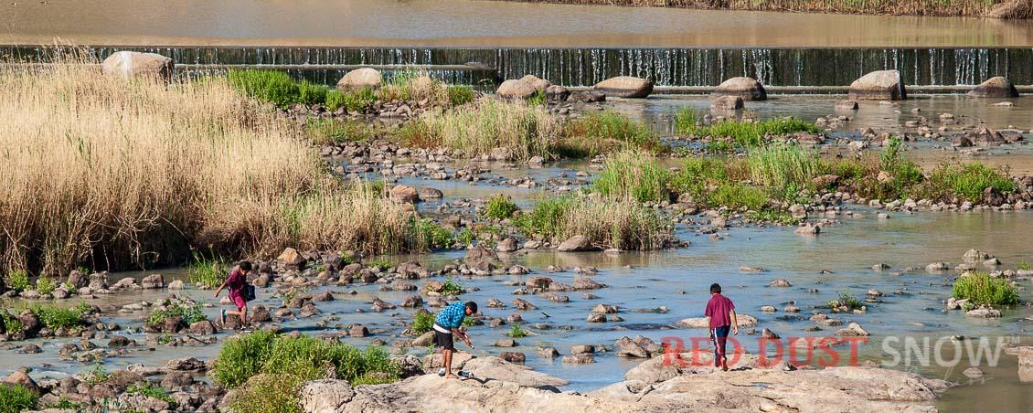 The Darling River Run - Visiting the ancient fish traps at Brewarrina, Outback NSW, Australia. Simon Bayliss