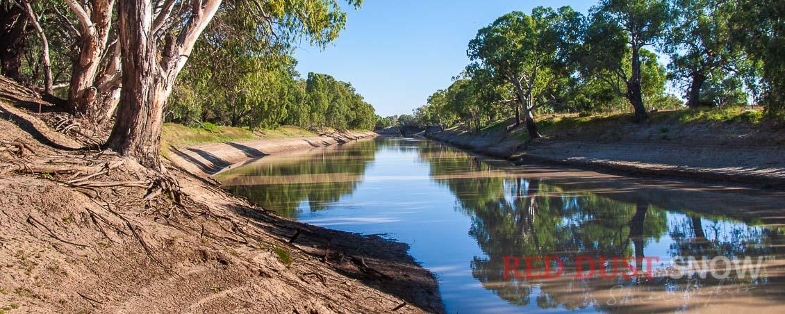 The Darling River Run - A stopover at the iconic Darling River town of Louth, Outback NSW, Australia. Simon Bayliss