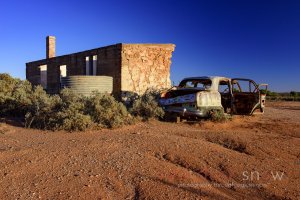 Nevada Hotel and car wreck, Silverton, Outack NSW