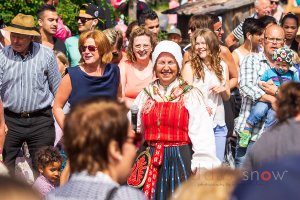 Midsommarstången Dancing