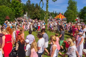 Midsommarstången Dancing