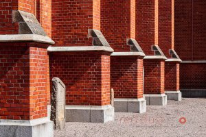 Kyrka Buttresses